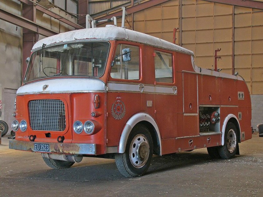 Автомобиль Dennis