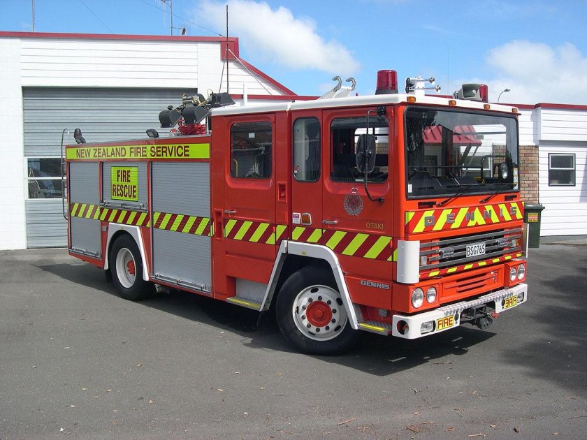 Пожарная машина Dennis