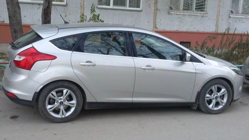 Фокус 3 хэтчбек серебристый