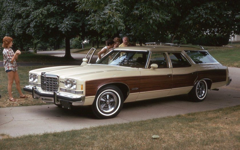 Pontiac Safari 1974