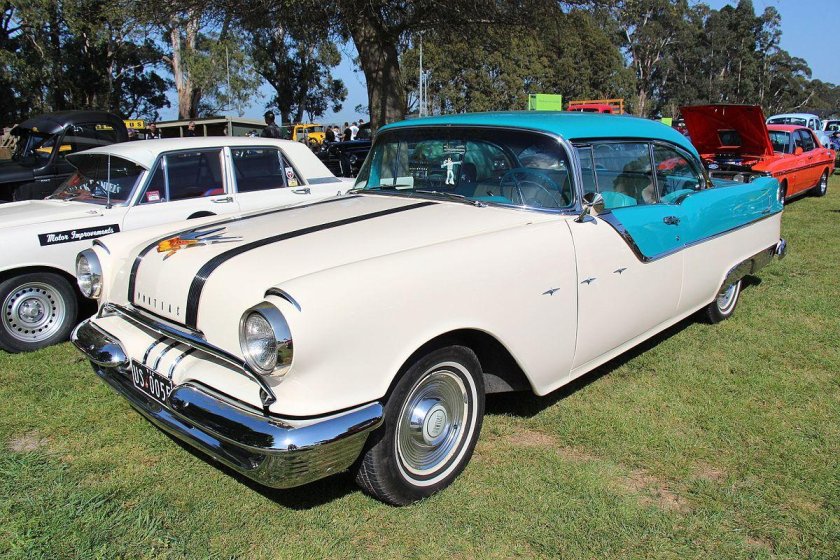Pontiac Star Chief 1955