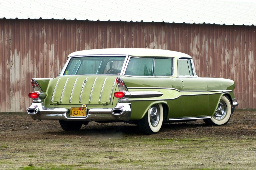 1957 Pontiac Safari