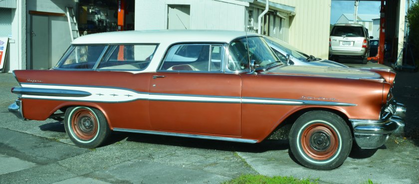 1957 Pontiac Safari