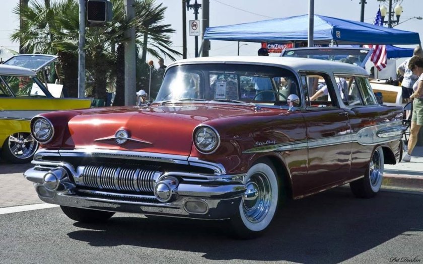 Pontiac Star Chief 1957
