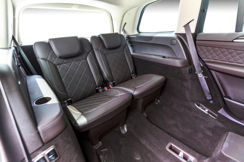 Mercedes GLS салон сзади