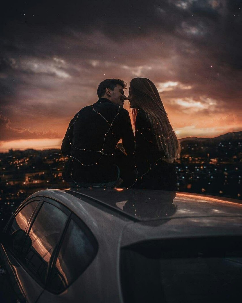 Влюбленные в машине