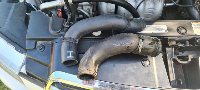 Патрубок радиатора Нижний Круз 1.6