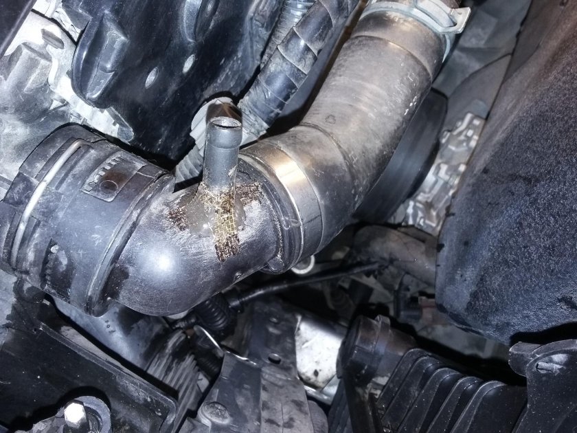 Быстросъем верхнего патрубка радиатора Туарег 3,2