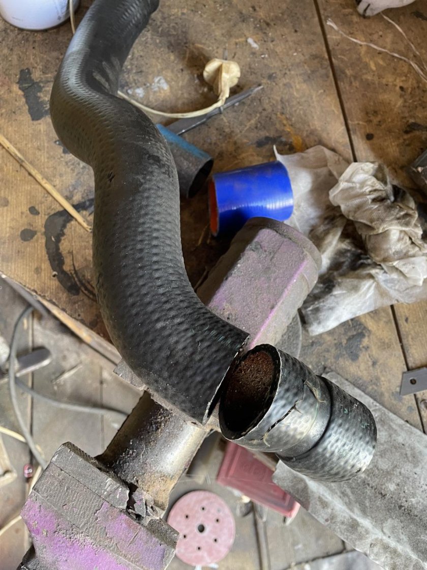 Как снять шланг на радиаторе м271