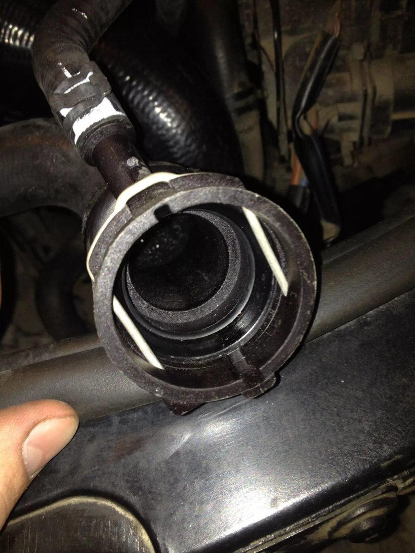 Фланец термостата Passat 1.8