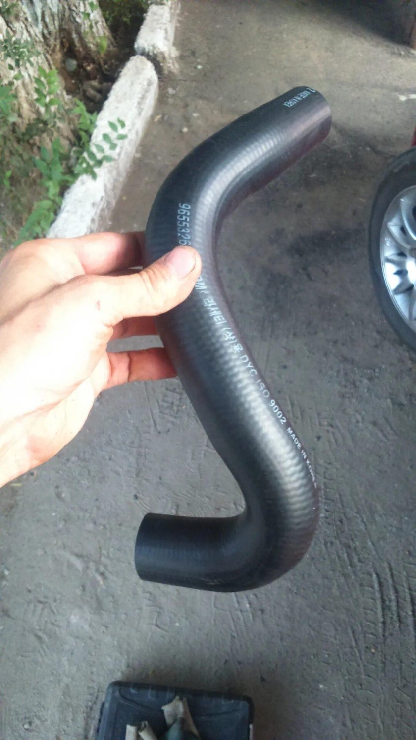 Патрубок радиатора 2110 верхний