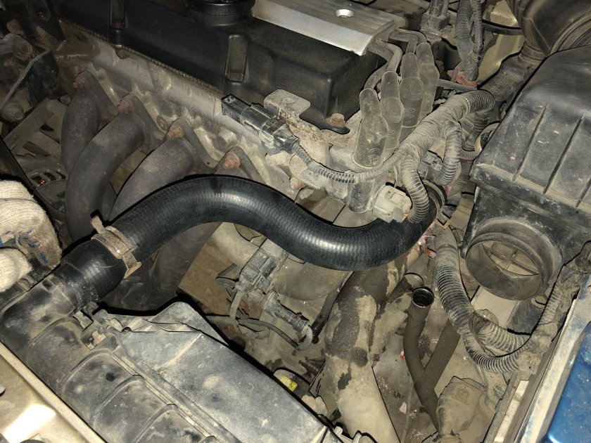 Верхний патрубок радиатора акцент