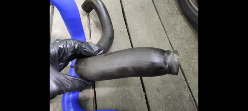 Патрубок верхний Хрей