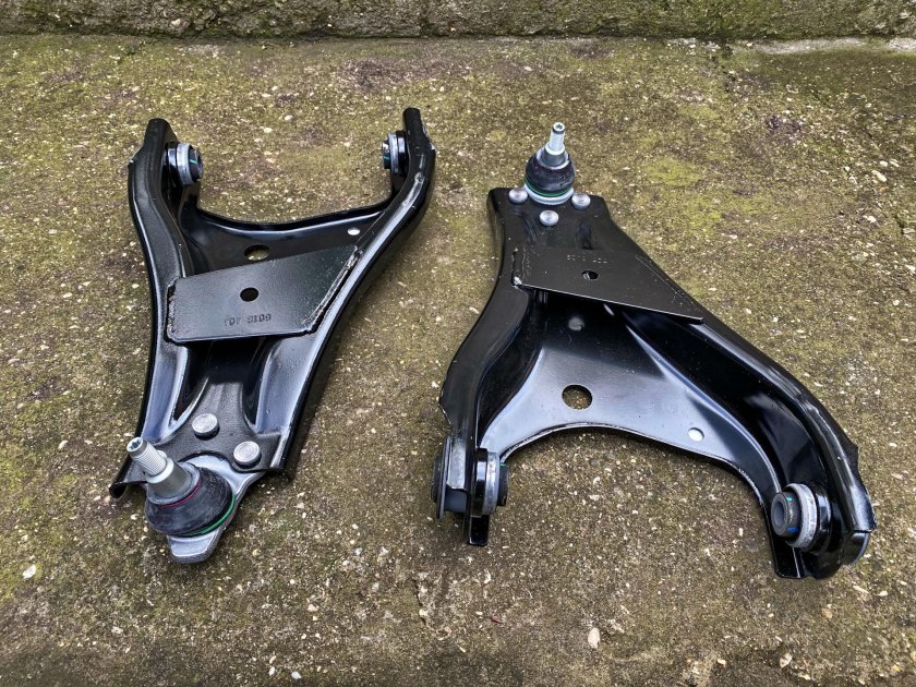 Передний рычаг Рено Дастер