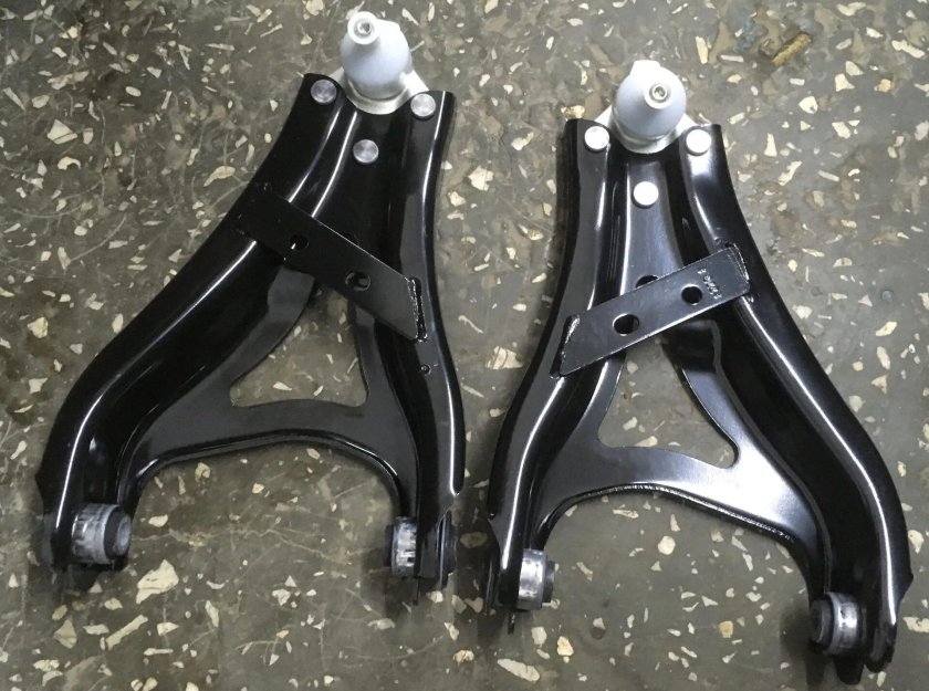 Рычаг передней подвески Рено Дастер 4х4