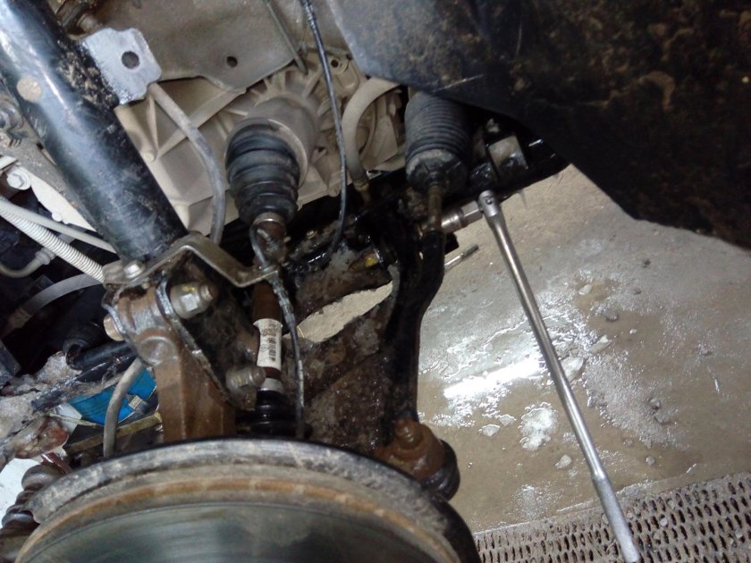 Подвеска Рено Дастер 1.6 передний привод