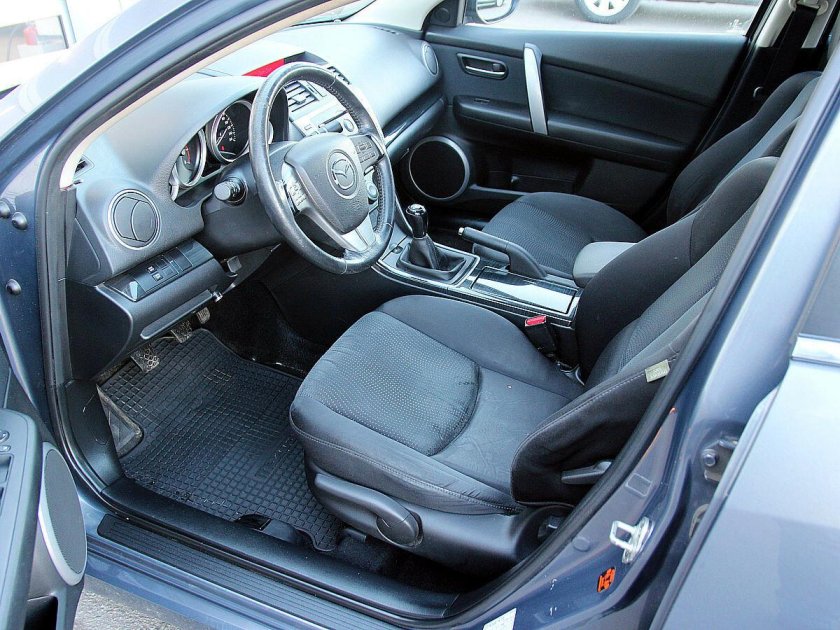 Мазда 6 GH салон