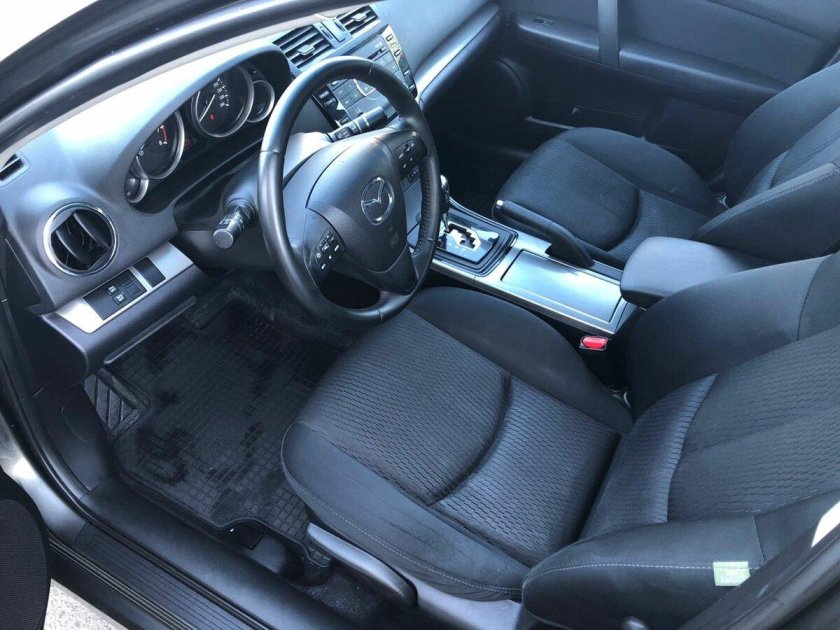 Мазда 6 GH салон