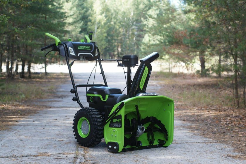 Снегоочиститель GREENWORKS