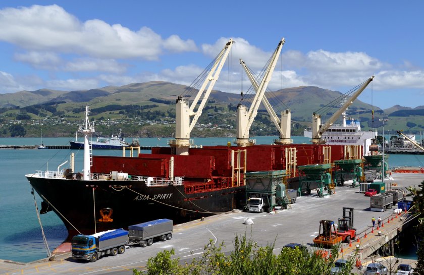 Порт Комсар Гвинея