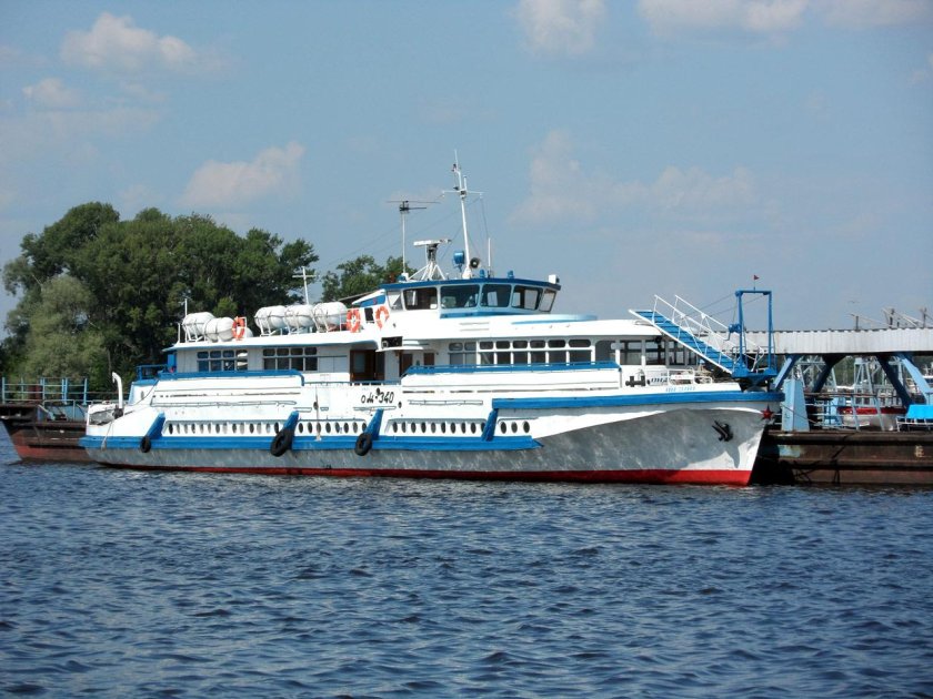 Теплоход ом 340