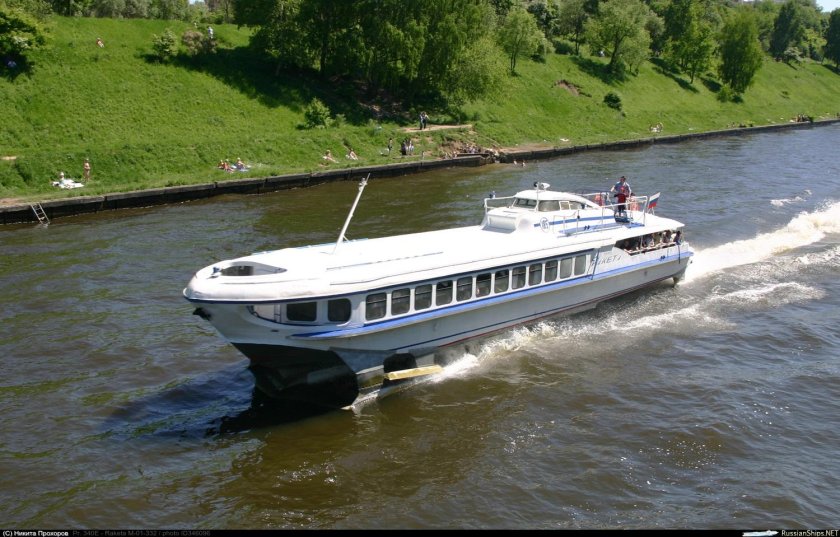 Речной трамвайчик ракета