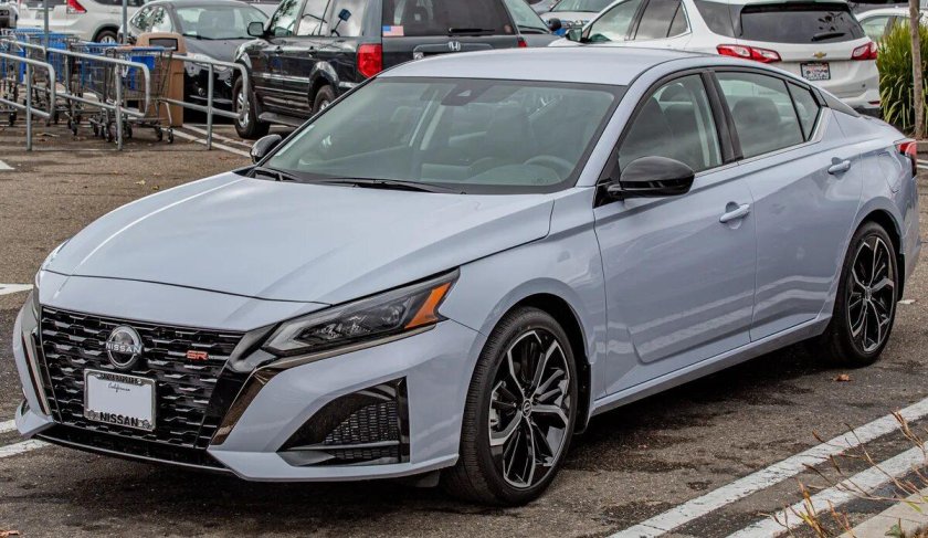 Nissan Altima SR 2023
