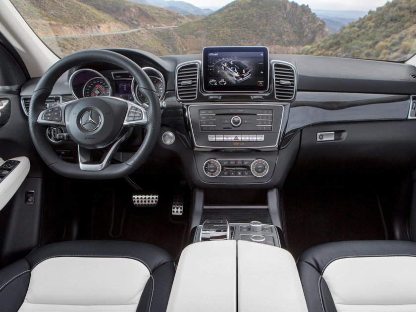 Мерседес Бенц GLE 2016 салон
