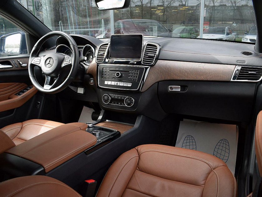 GLE 350d салон