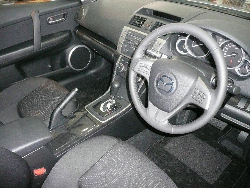Мазда 6 2008 салон
