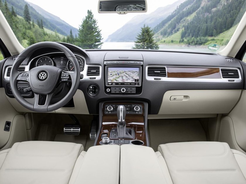 Фольксваген Туарег 2016 салон