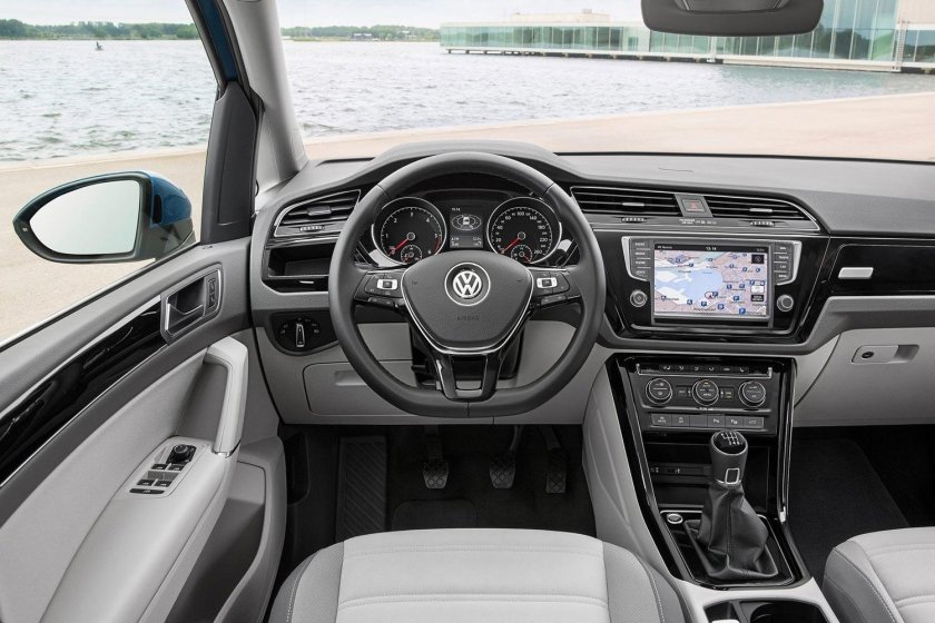 Салон Volkswagen Touran, 2019