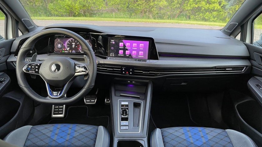 Volkswagen Golf 2022 Interior