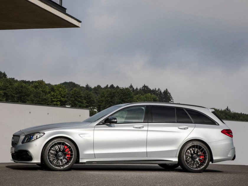 Mercedes Benz c63 AMG универсал