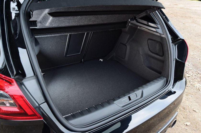 Peugeot 308 багажник