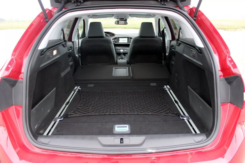 Peugeot 308 SW салон