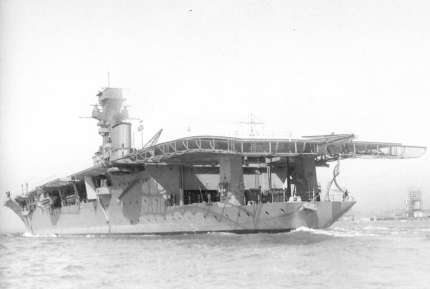 Первые авианосцы