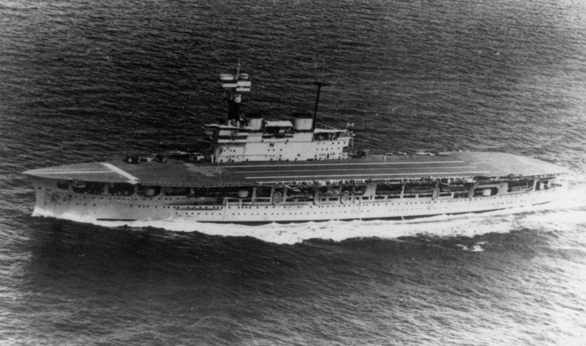 Авианосец HMS Eagle