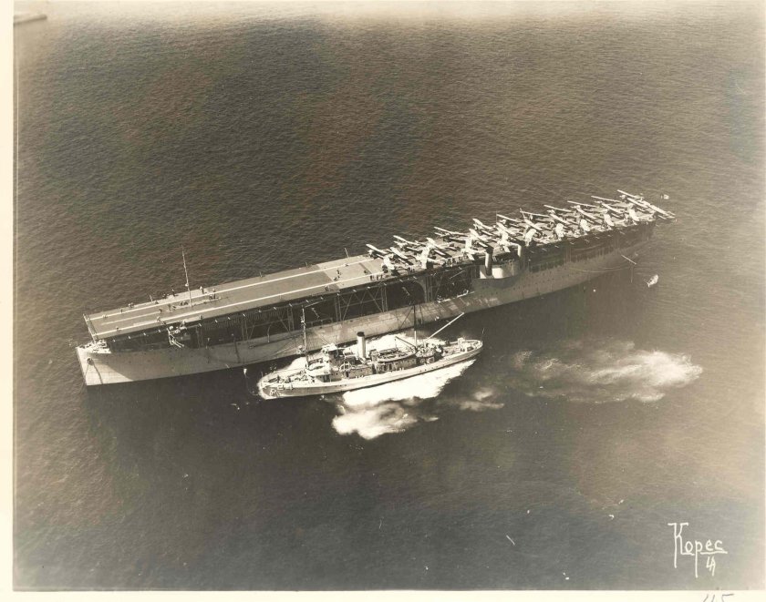 CV-01 Nemesis авианосец