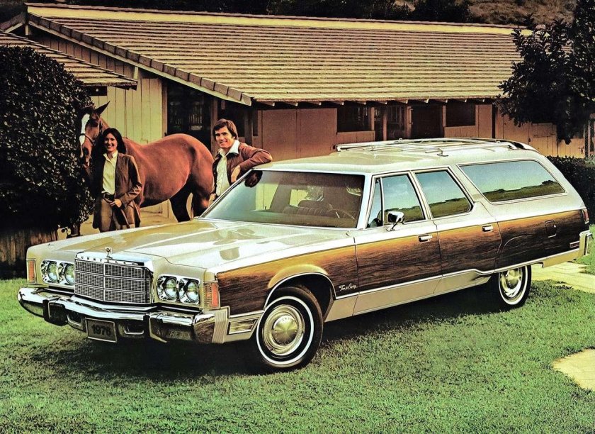 Chrysler Town Country 1976