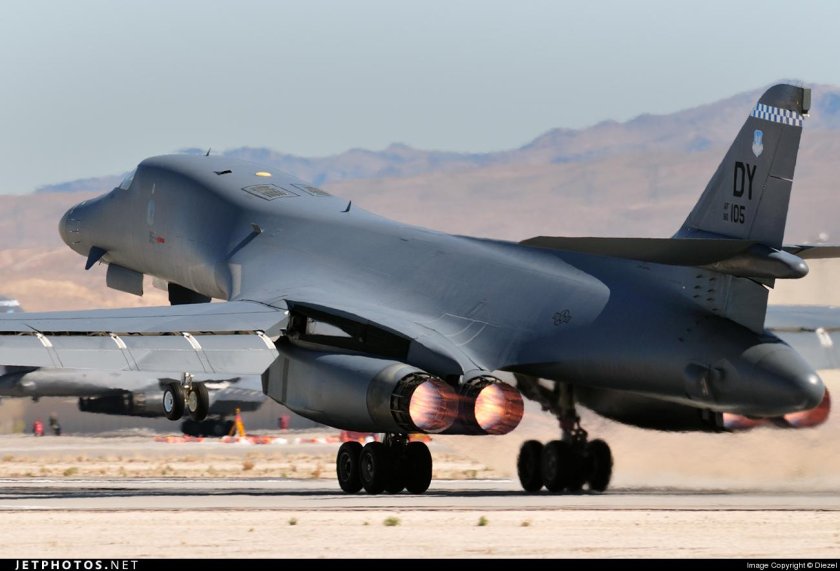 Dragon 4624 Rockwell b-1b Lancer