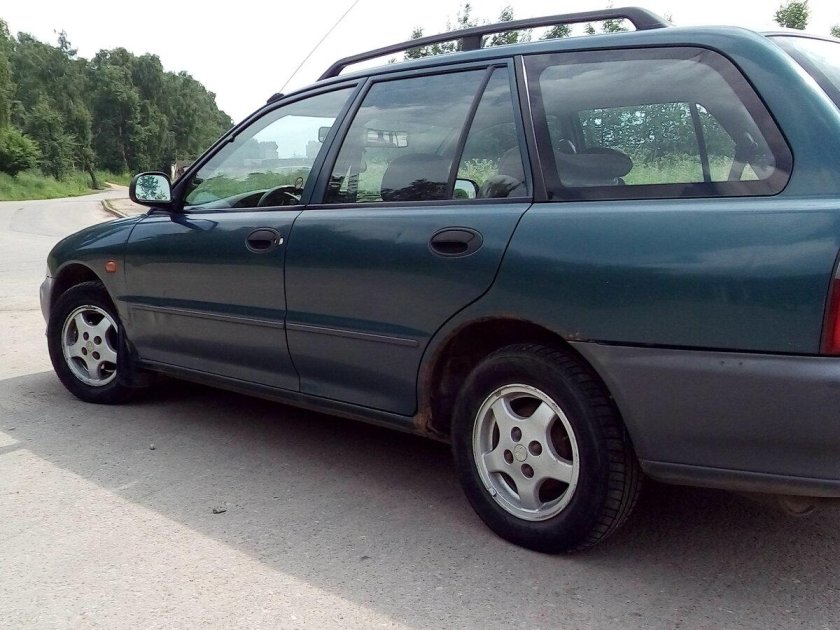 Митсубиси Лансер 1995 1.6 универсал