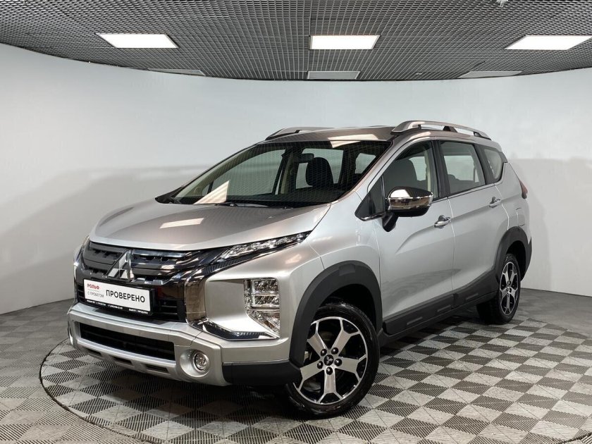 Mitsubishi Xpander 2022 салон