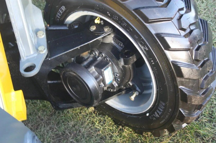 Гидромотор хода минипогрузчика