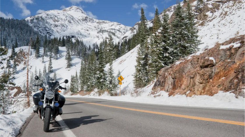 На дорожном мотоцикле в горах