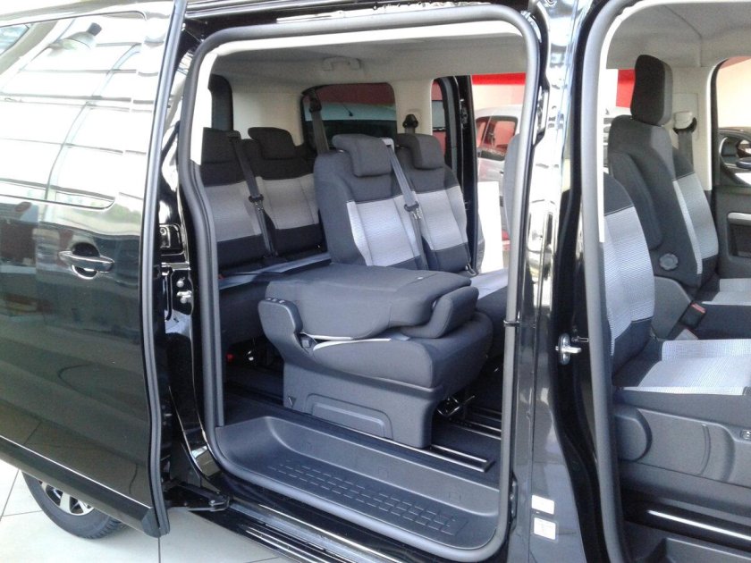 Ситроен спайстурер салон