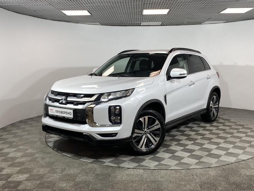 Mitsubishi Pajero 2020 салон