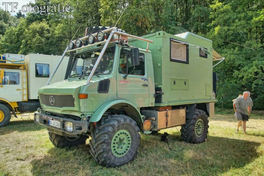 Mercedes Unimog Camper