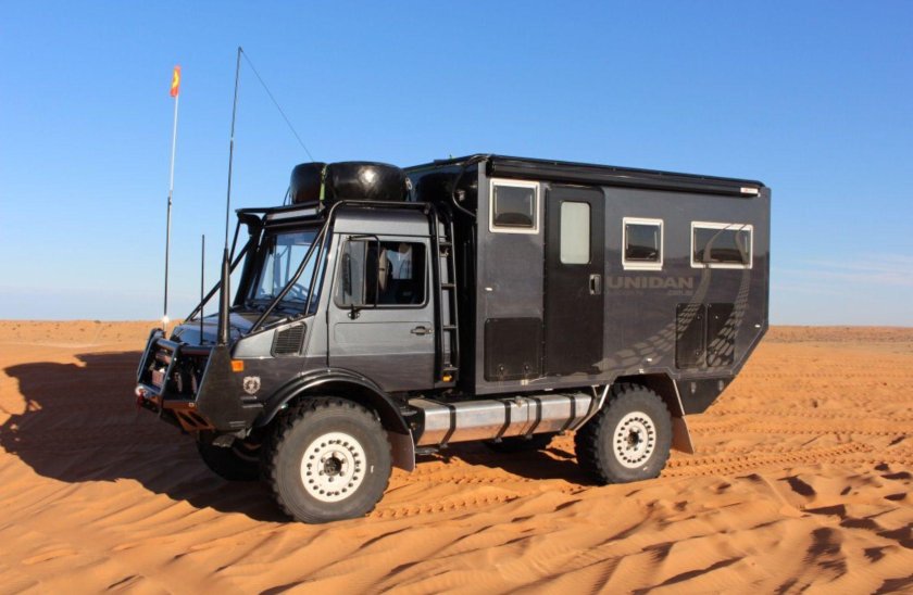Mercedes Unimog Camper