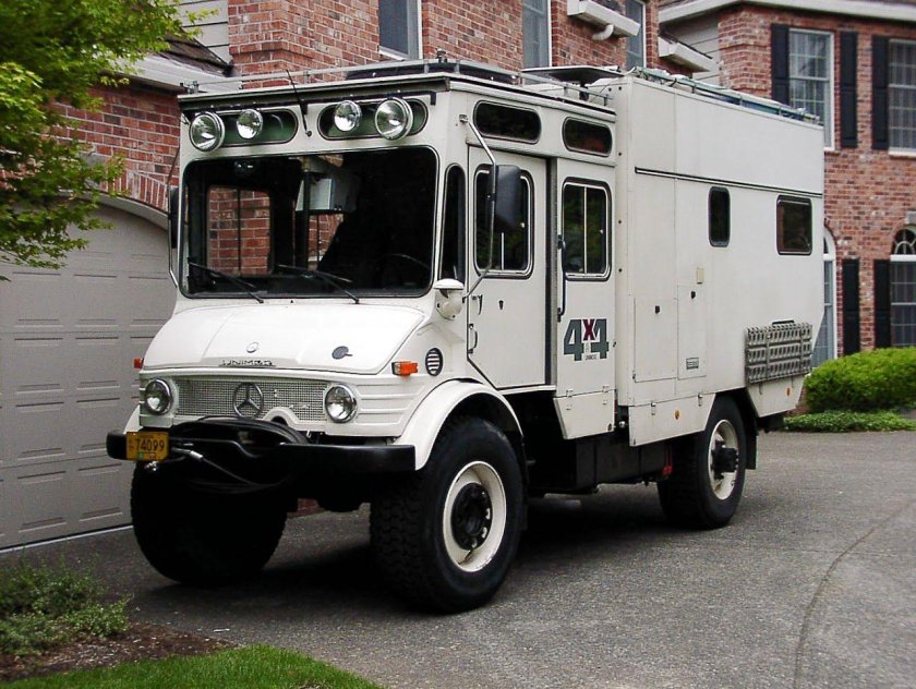 Mercedes Unimog Camper